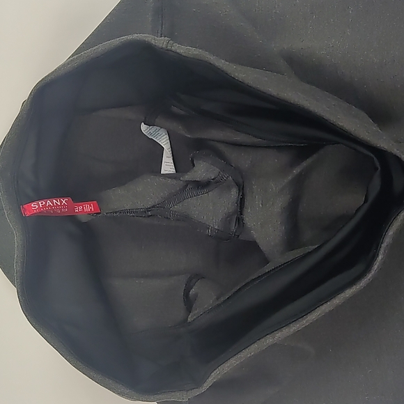 Spanx Ankle Length Ponte Legging - Picture 8 of 10